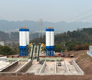 混凝土搅拌站�|��R漏气冲料处置方式